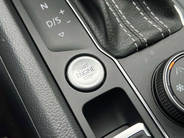 Used 2022 Volkswagen Atlas Cross Sport SE image 33