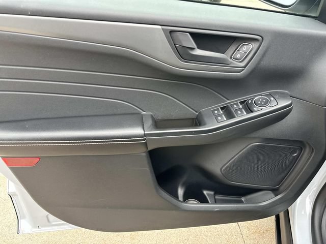 Used 2025 Ford Escape Active AWD/4WD image 8