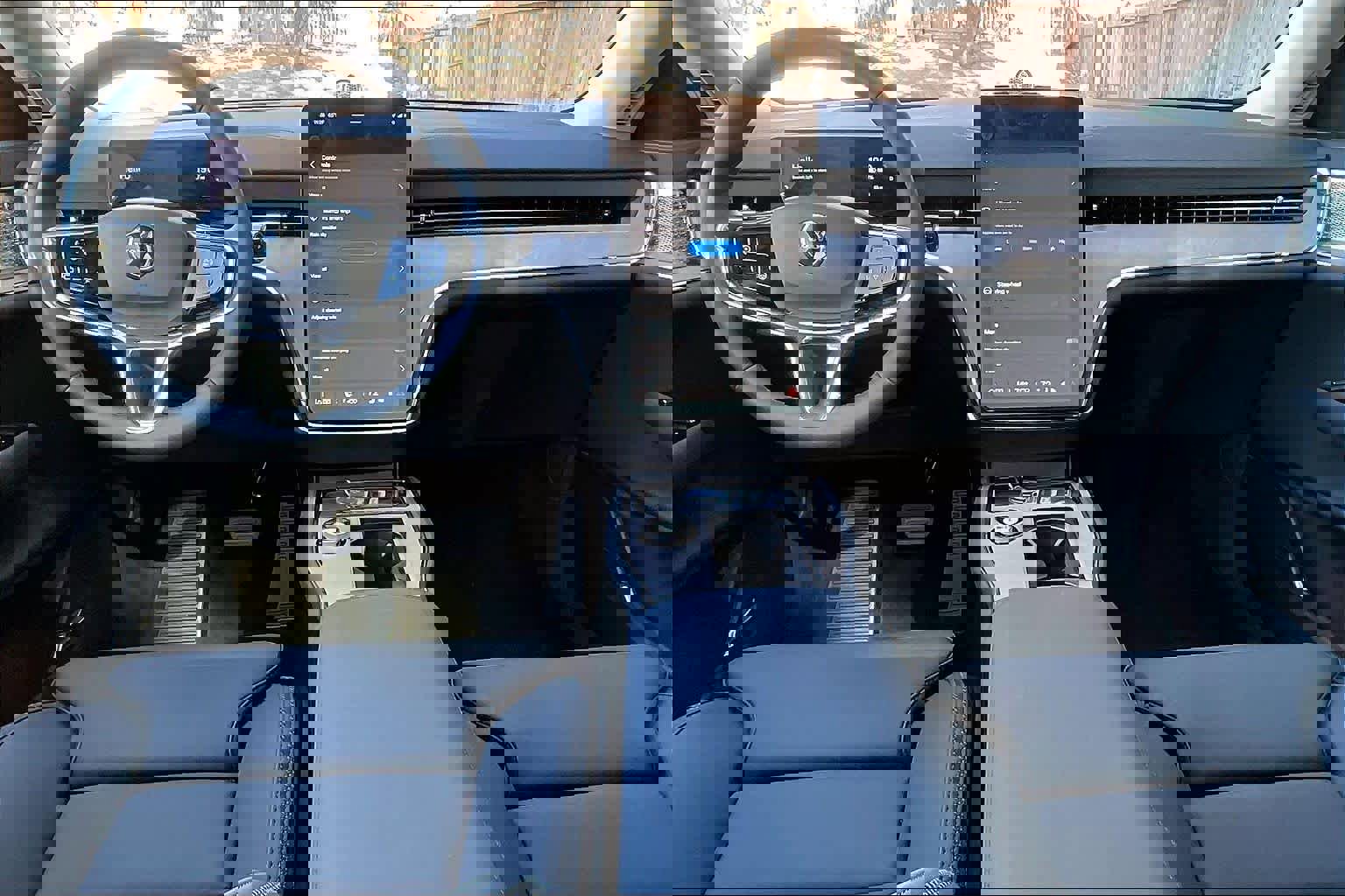 New 2025 Volvo EX90 Ultra w/ Protection Package Premier image 7