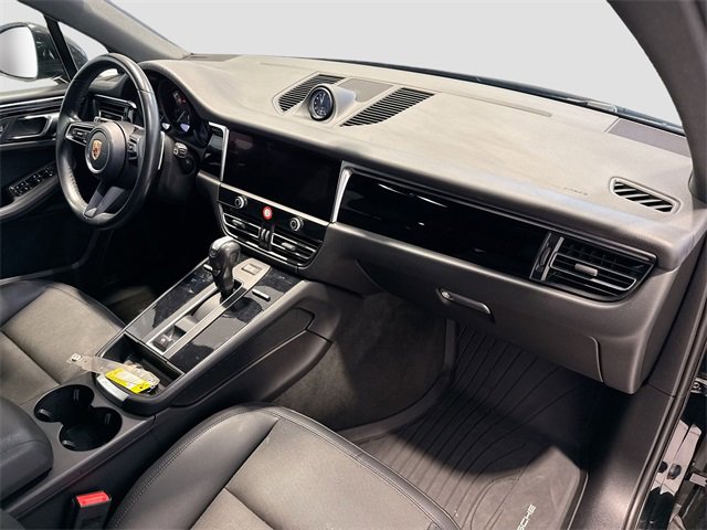 Used 2023 Porsche Macan image 24