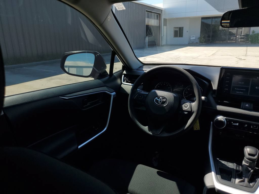 Used 2019 Toyota RAV4 LE FWD image 20