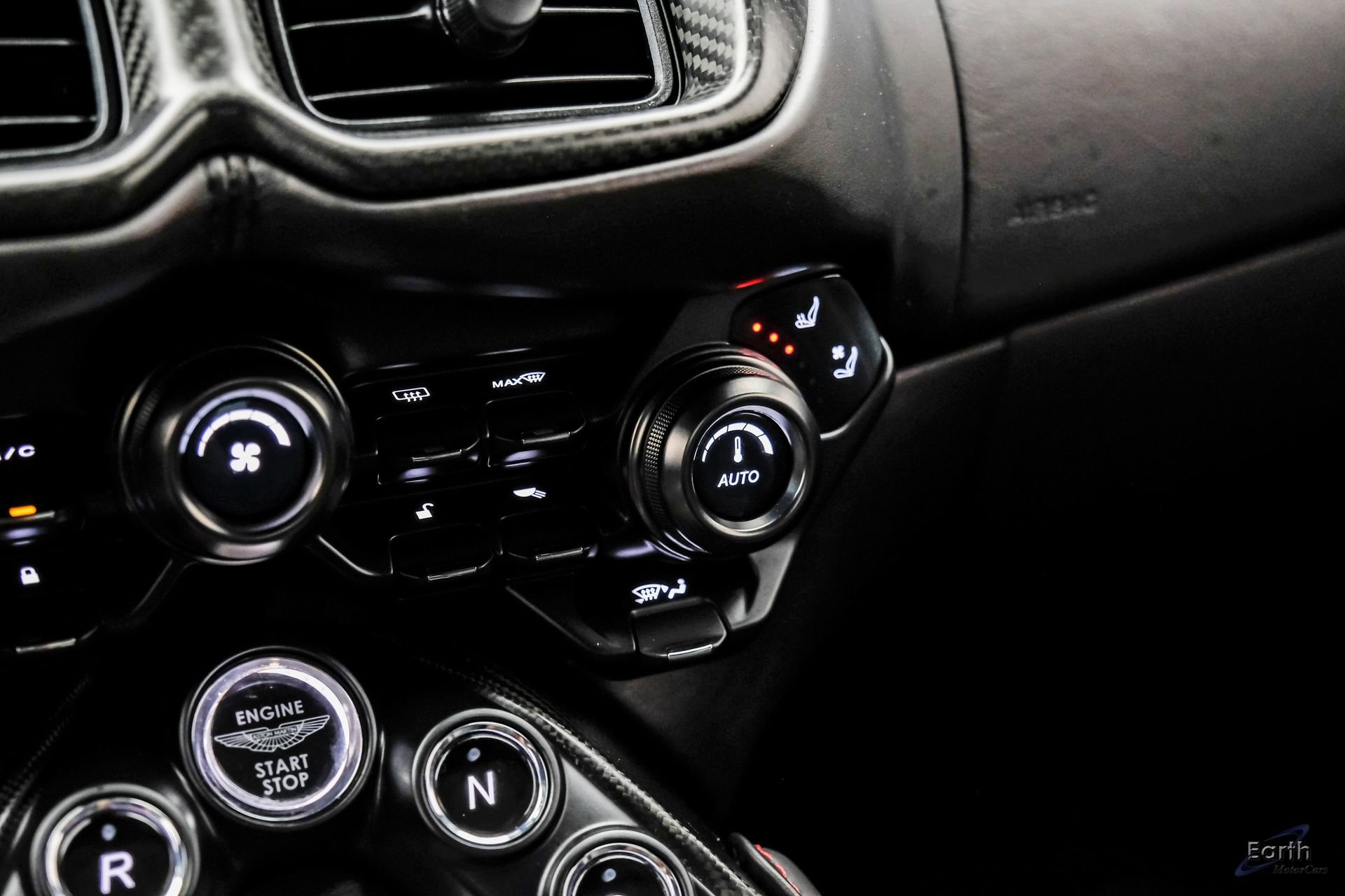 Used 2023 Aston Martin V12 Vantage RWD image 71