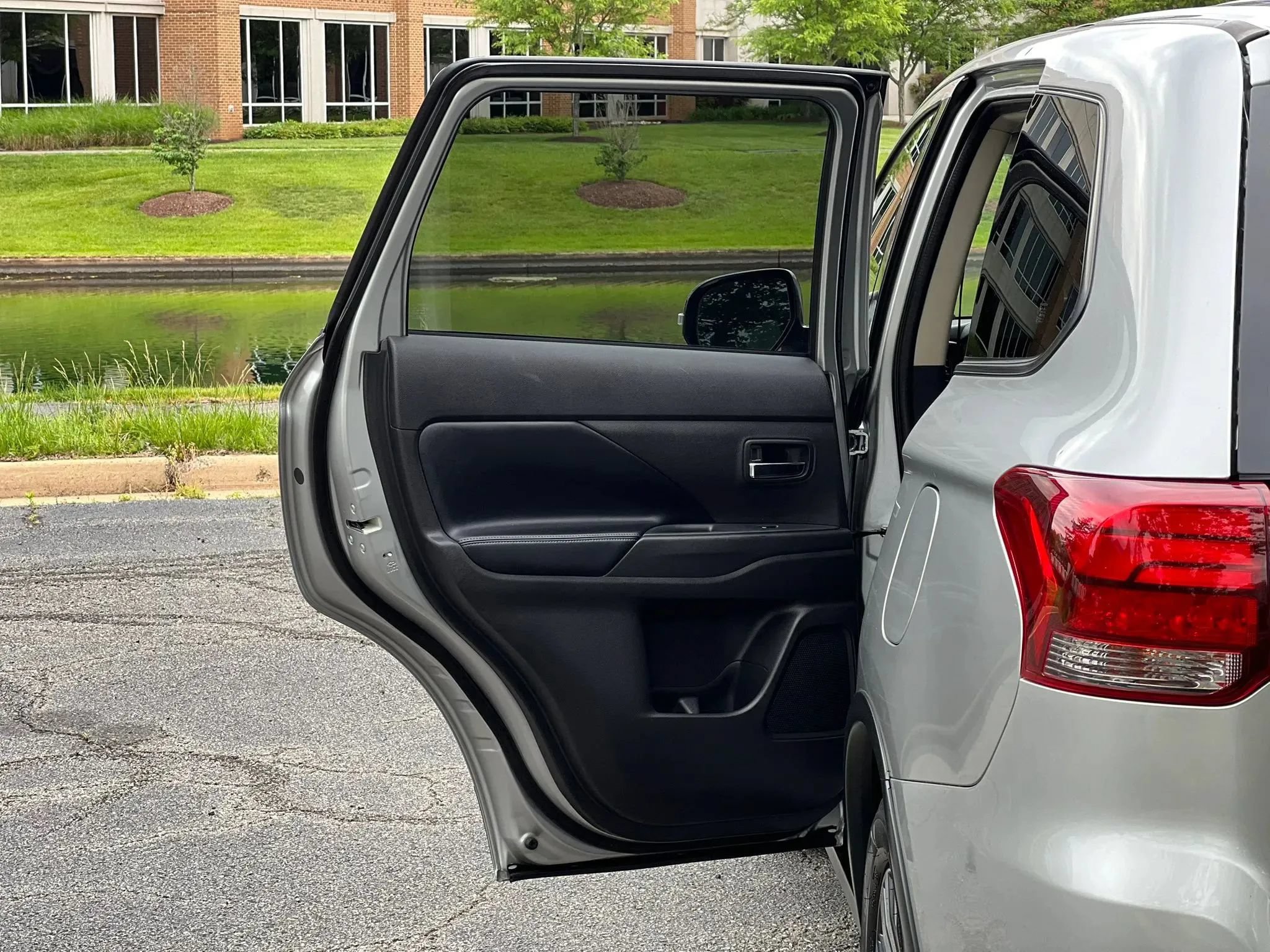 Used 2019 Mitsubishi Outlander SE FWD image 34