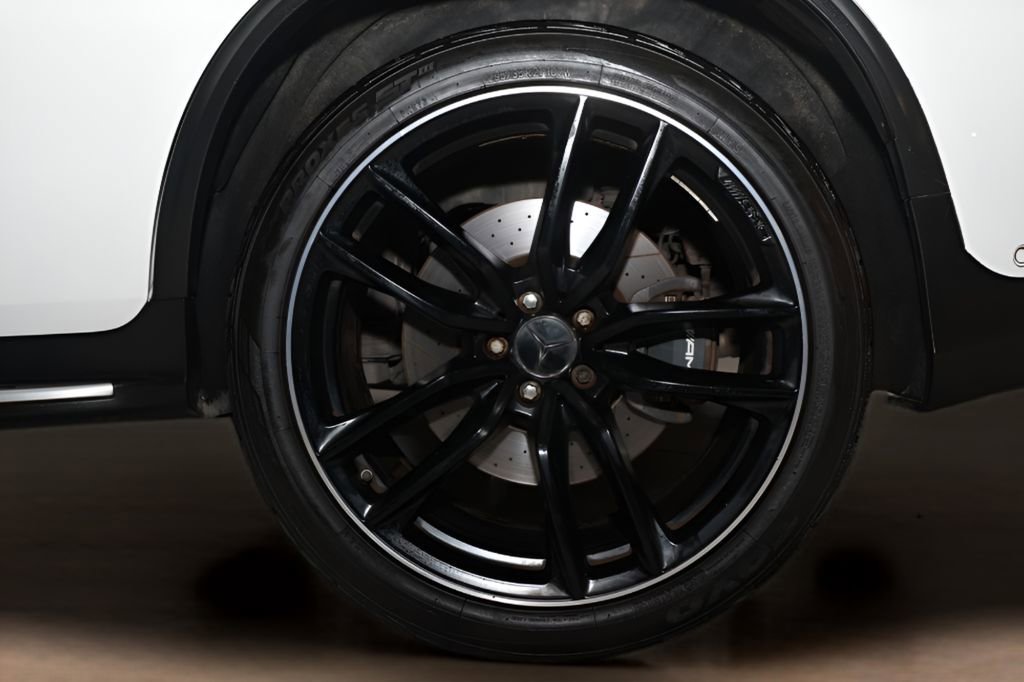 Used 2019 Mercedes-Benz GLC 63 AMG 4MATIC image 29