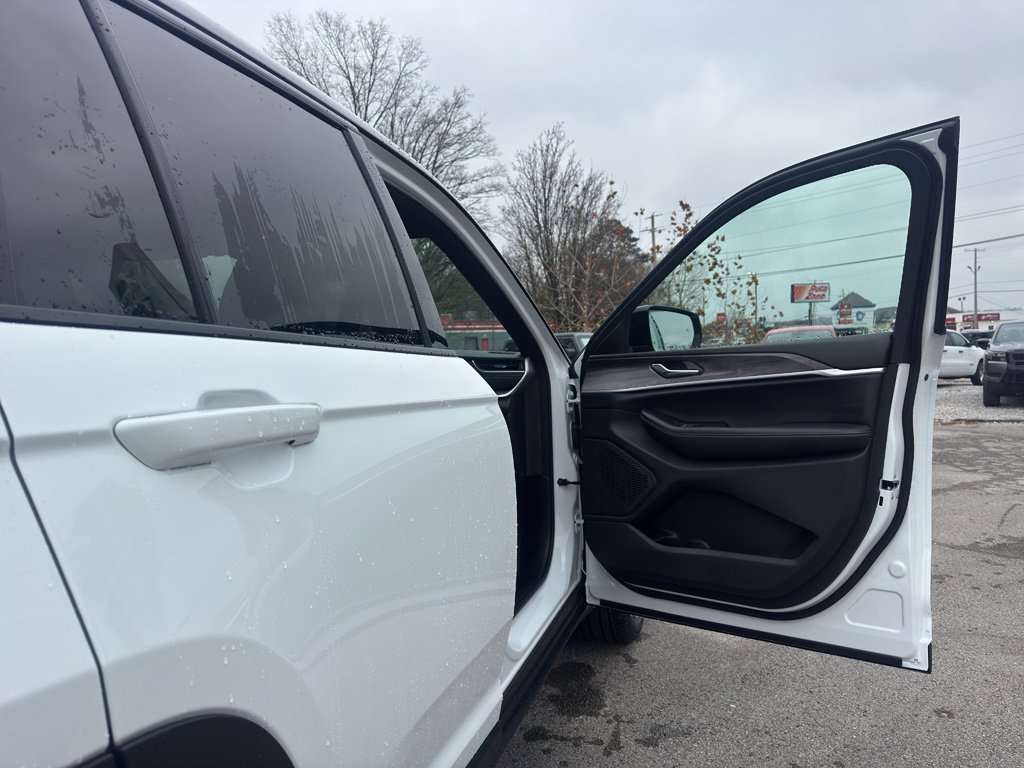 New 2025 Jeep Grand Cherokee Limited image 20