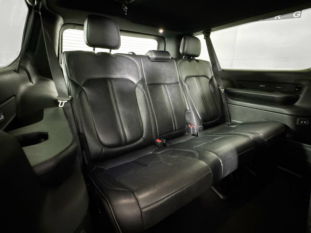 Used 2024 Jeep Wagoneer L Series II w/ Flexible Seating Group RWD image 28