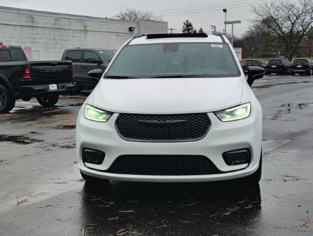 New 2026 Chrysler Pacifica Select AWD/4WD image 38