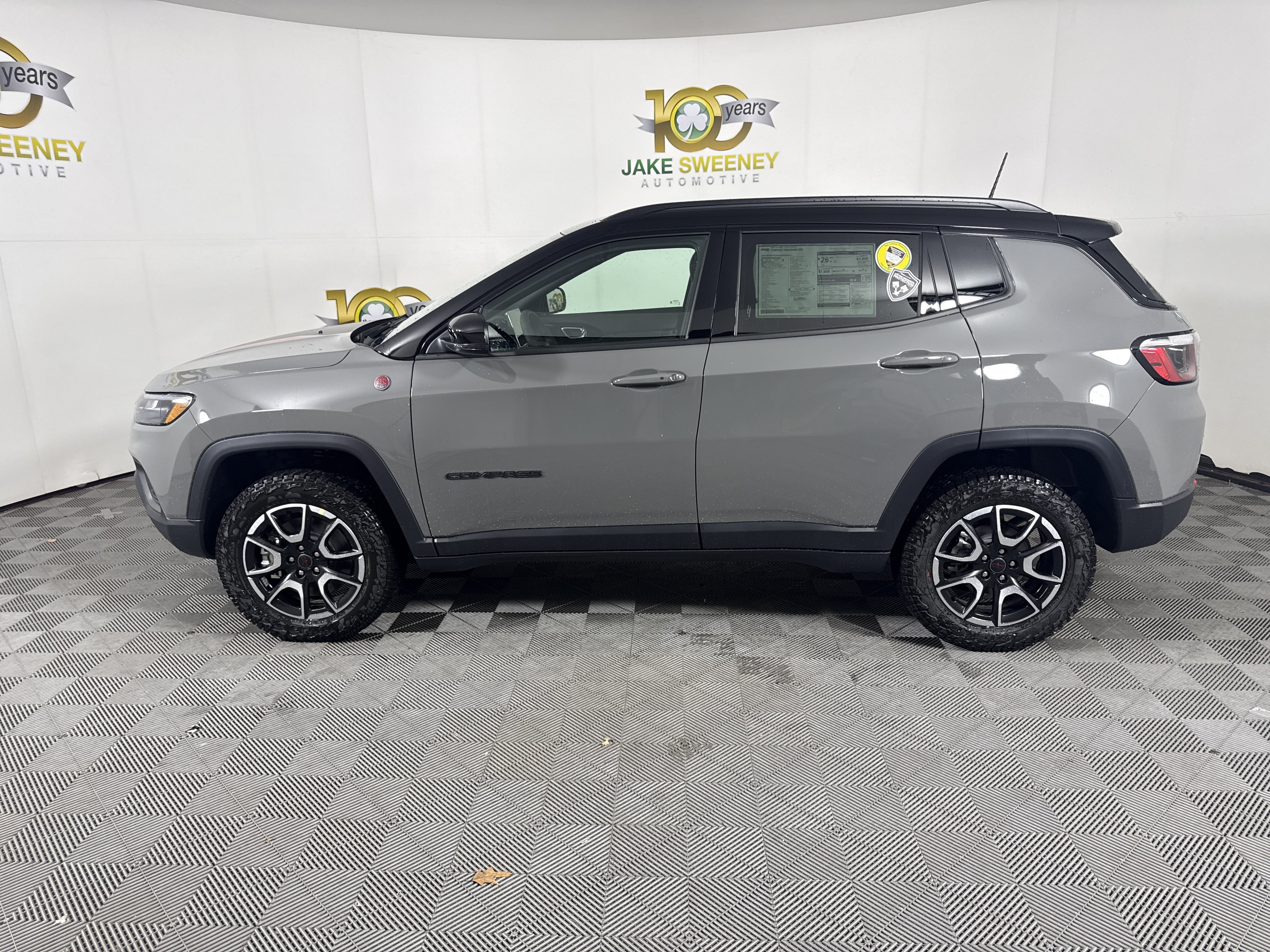 New 2026 Jeep Compass Trailhawk w/ Sun, Sound & Navigation Group AWD/4WD image 5