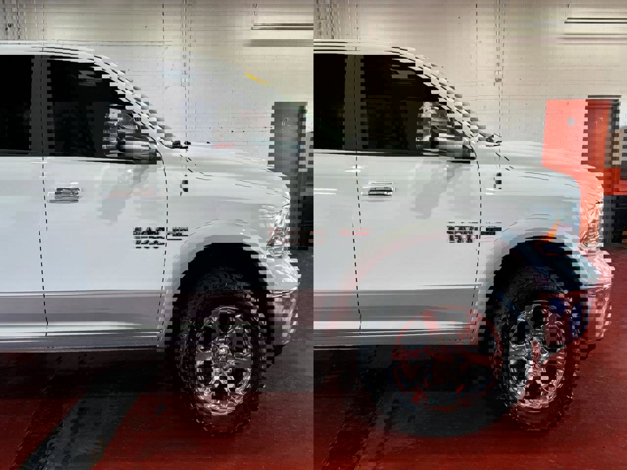 Used 2017 RAM 1500 Laramie w/ Convenience Group image 5