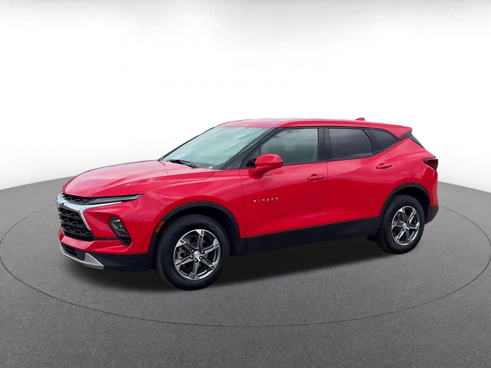 Used 2026 Chevrolet Blazer LT FWD image 6