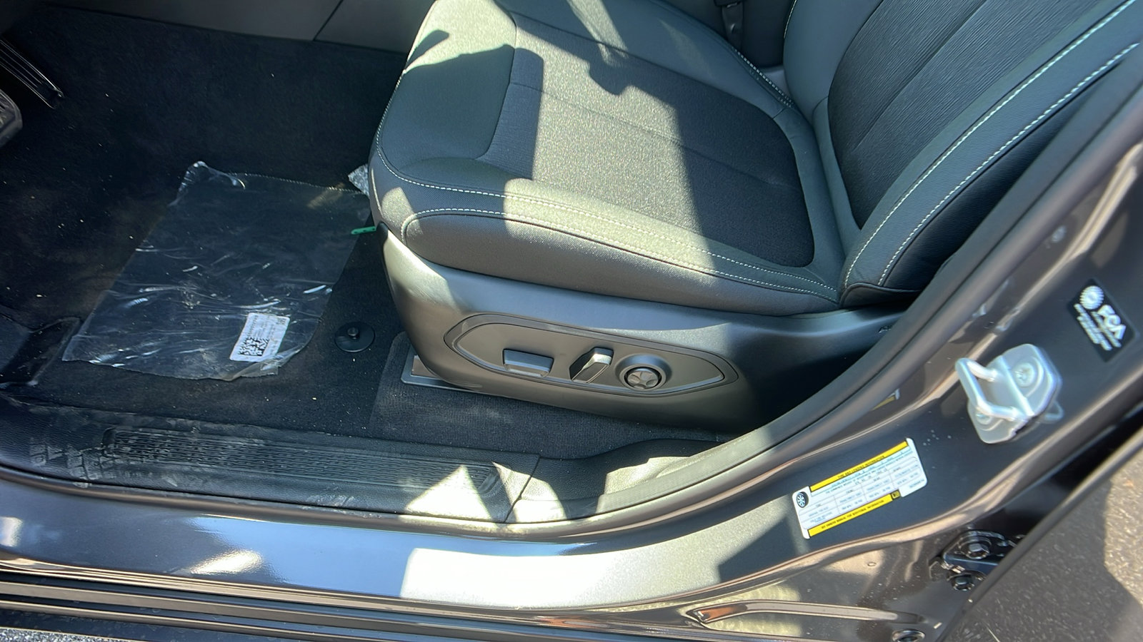 New 2025 Jeep Grand Cherokee Laredo w/ MOPAR Finishing Package image 17