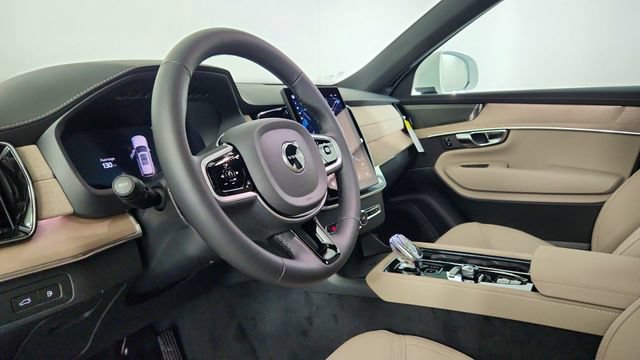 New 2026 Volvo XC90 T8 Plus w/ Protection Package Premier AWD/4WD image 12