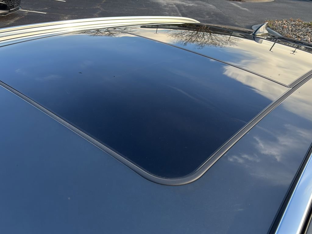 Used 2026 Genesis GV70 2.5T Select image 15