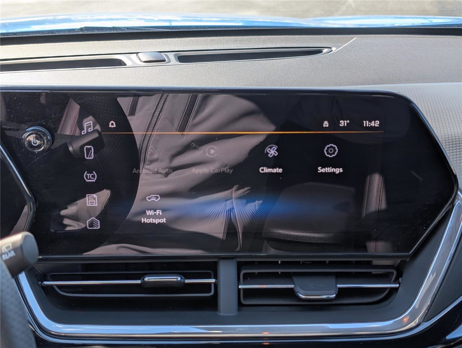 Used 2024 Chevrolet Trax RS image 27