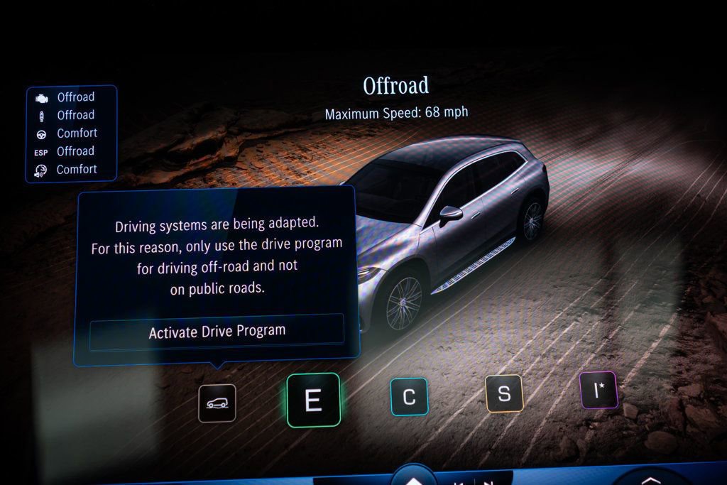 Used 2023 Mercedes-Benz EQS 580 4MATIC SUV w/ Exclusive Trim Package image 26