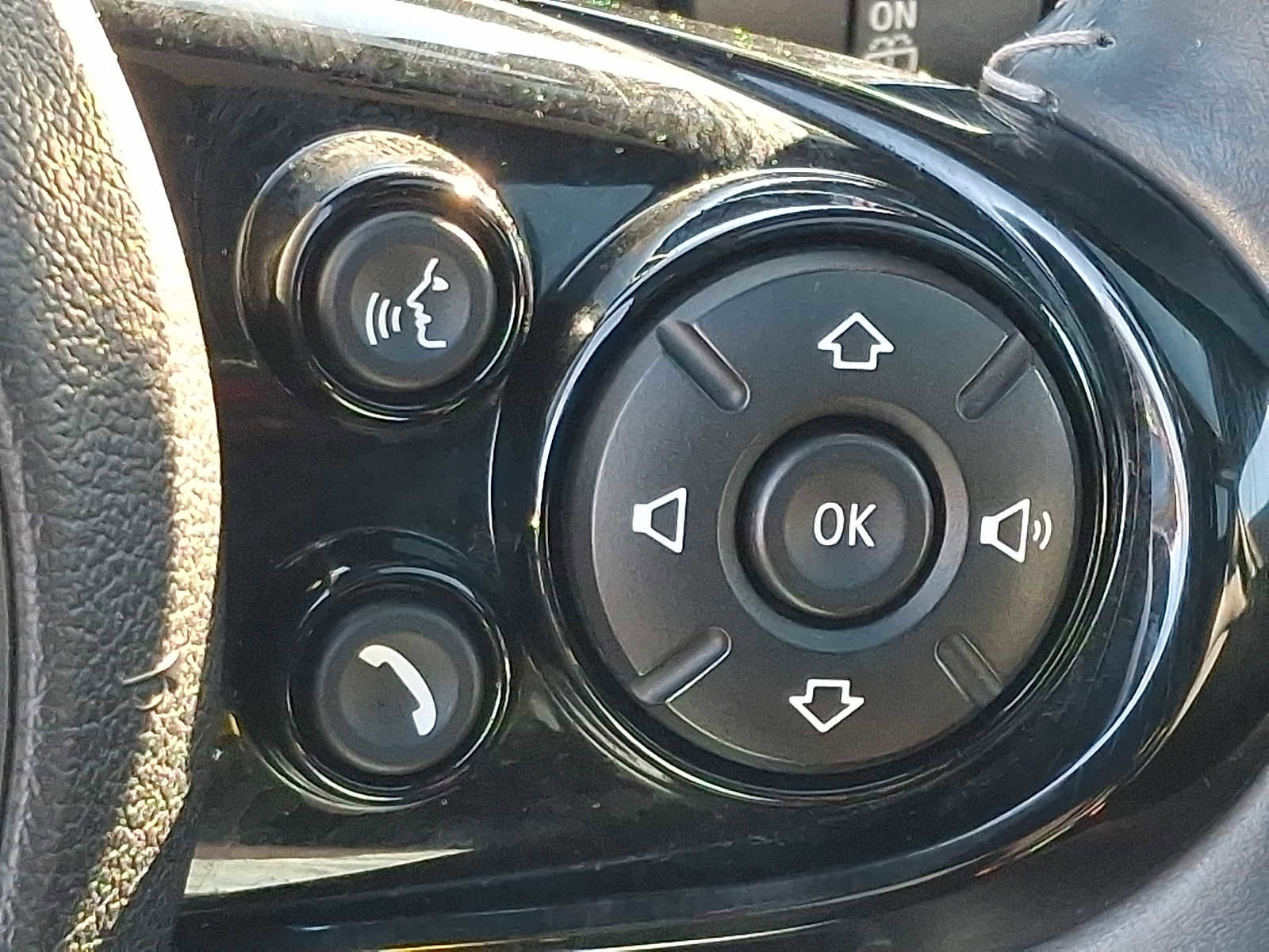 Used 2019 MINI Cooper 2-Door Hardtop image 23