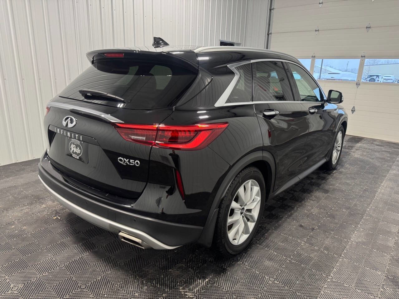 Used 2019 INFINITI QX50 Essential w/ Premium Heat Package image 3