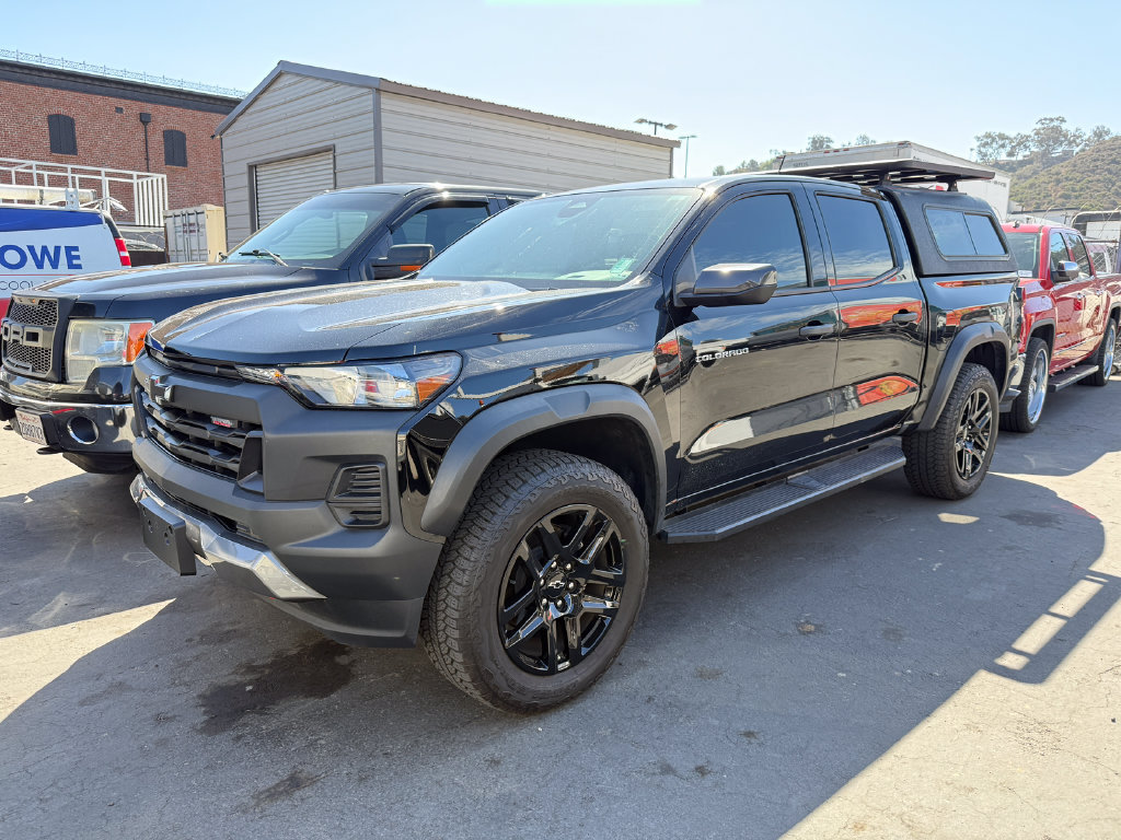 Used 2025 Chevrolet Colorado Trail Boss AWD/4WD image 12
