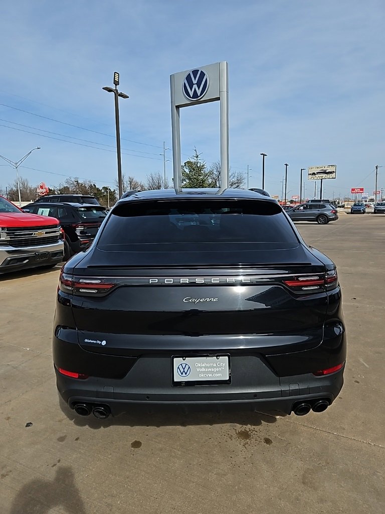 Used 2022 Porsche Cayenne Coupe image 6