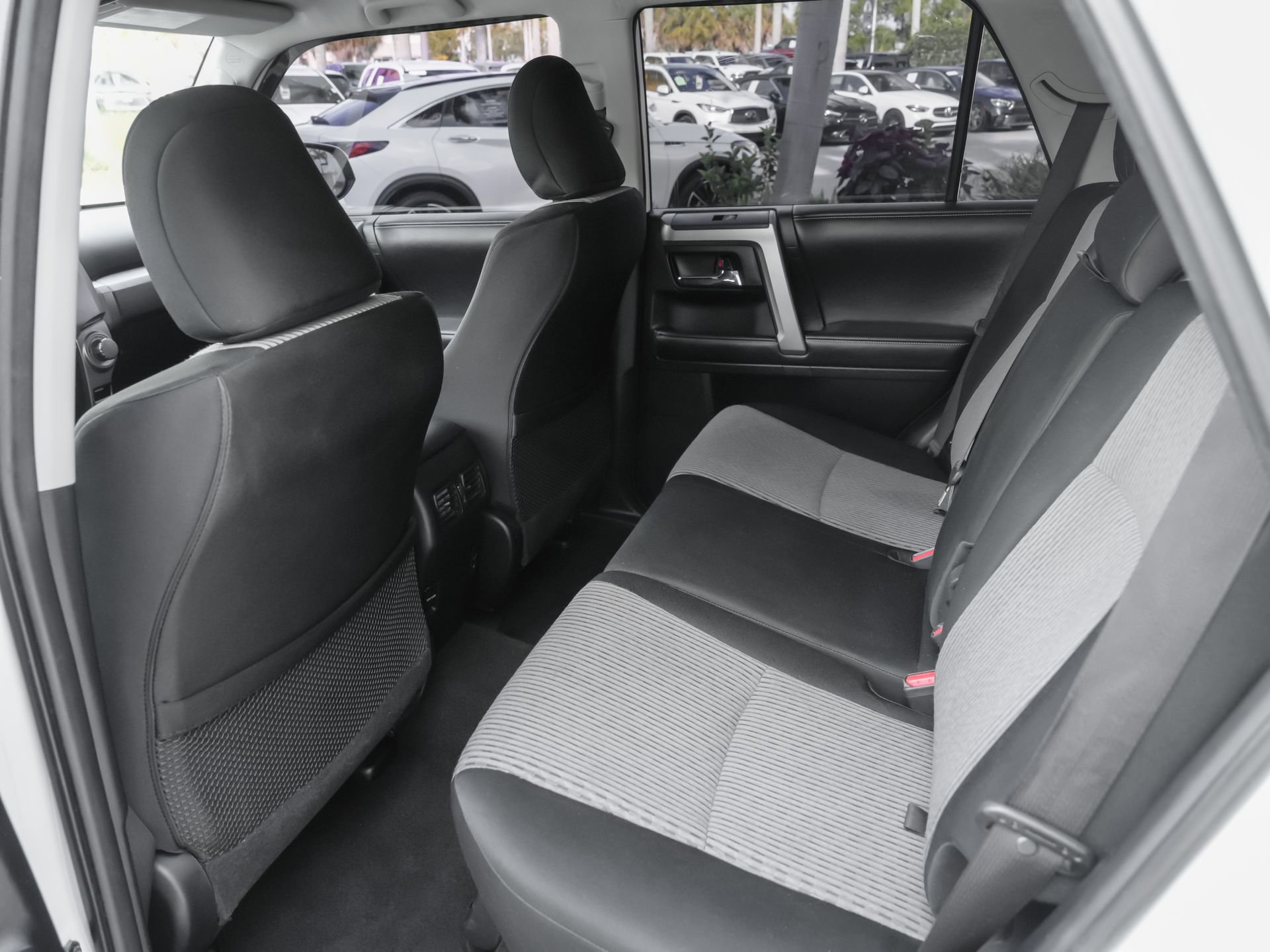 Used 2018 Toyota 4Runner SR5 RWD image 32
