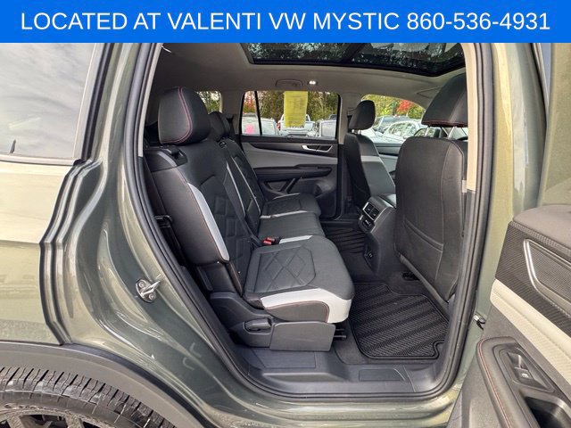 Certified 2025 Volkswagen Atlas Peak Edition SE AWD/4WD image 24