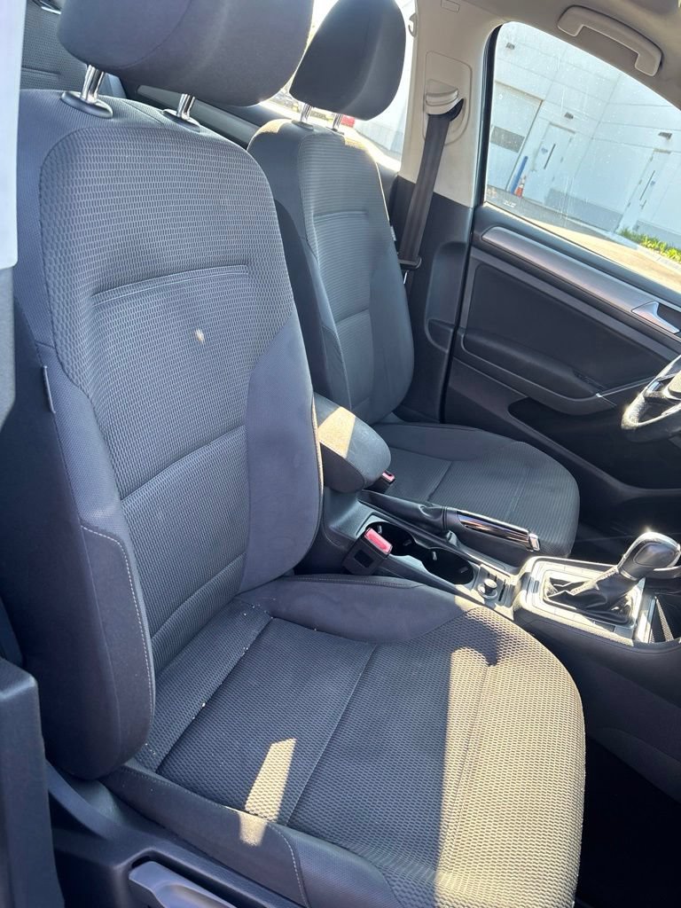 Used 2016 Volkswagen Golf S FWD image 8
