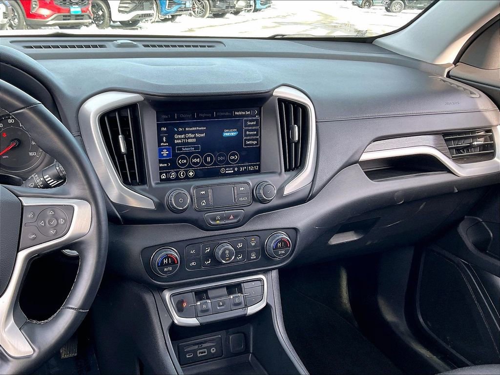 Used 2024 GMC Terrain SLT image 17