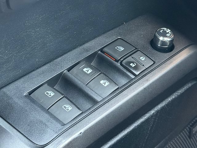 Used 2016 Toyota Tacoma TRD Sport AWD/4WD image 32