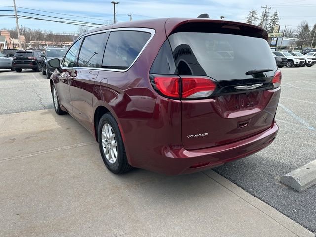 Certified 2023 Chrysler Voyager LX image 5