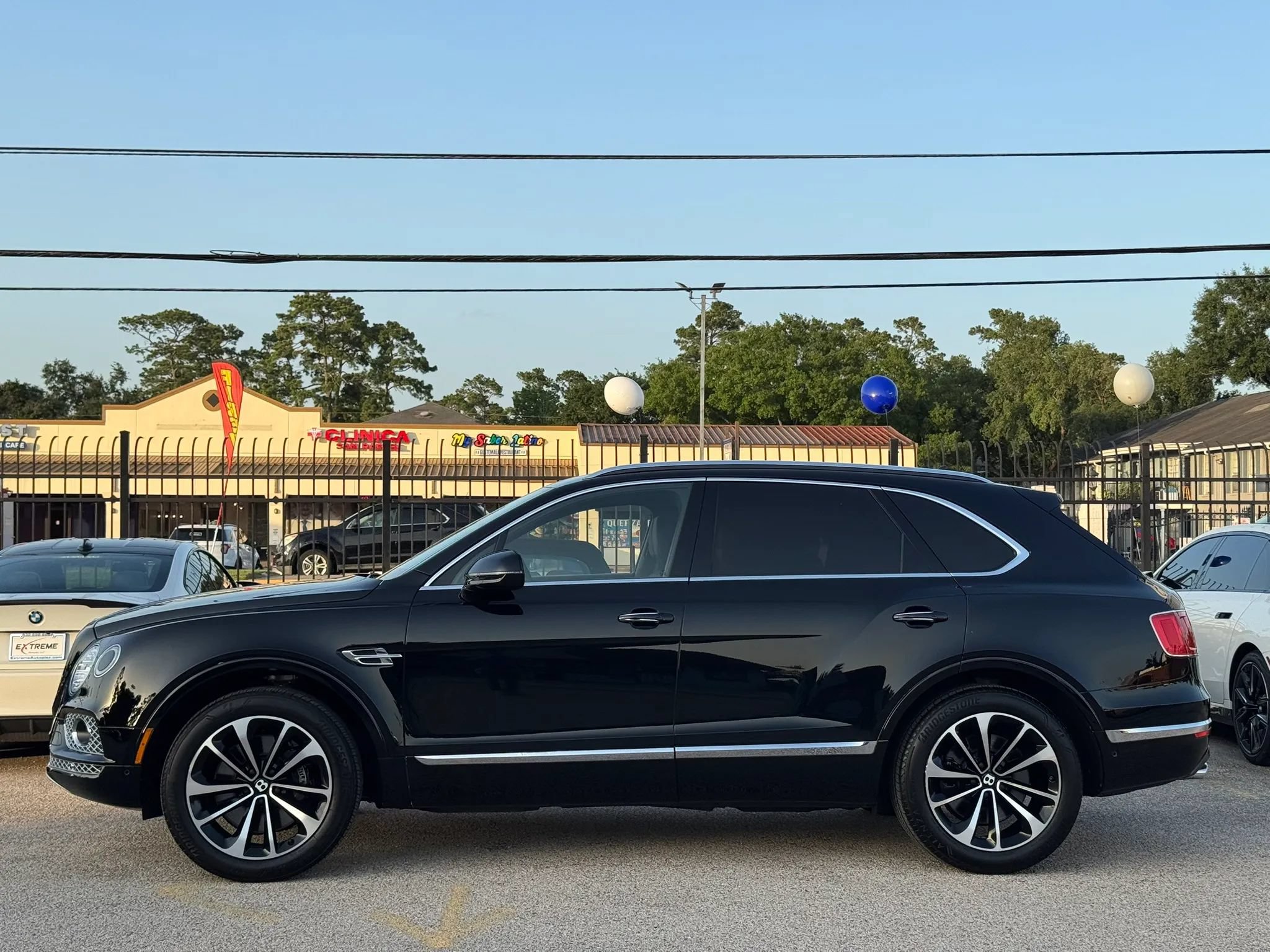 Used 2018 Bentley Bentayga AWD/4WD image 10