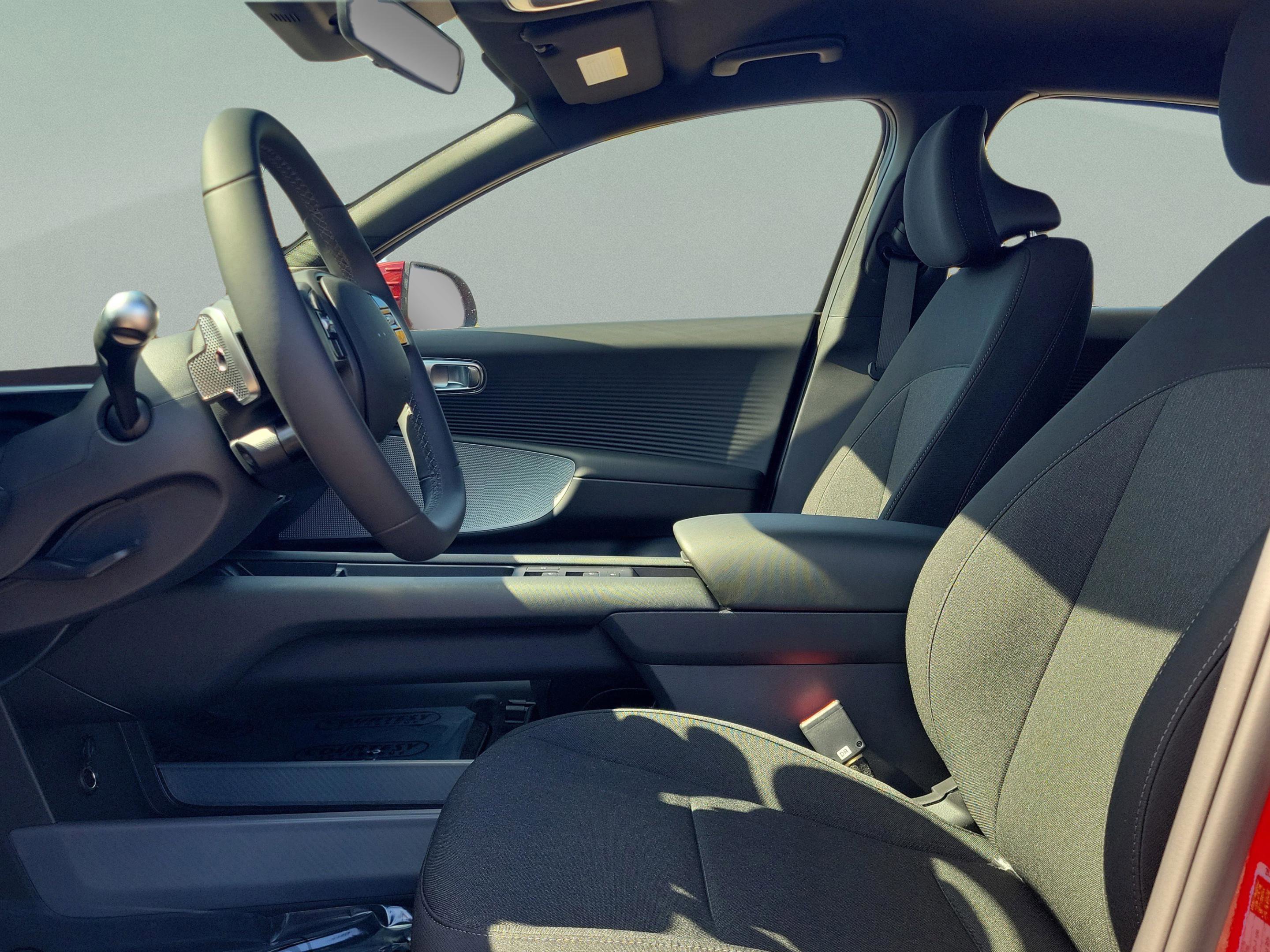 New 2025 Hyundai Ioniq 6 SE image 13