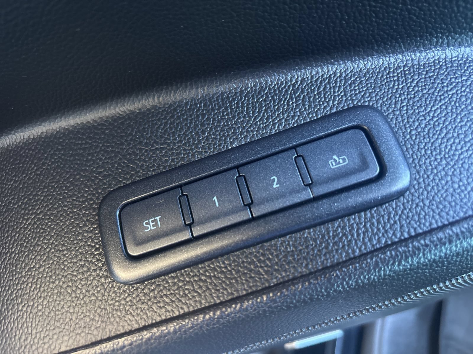 Used 2019 Chevrolet Tahoe LT AWD/4WD image 15
