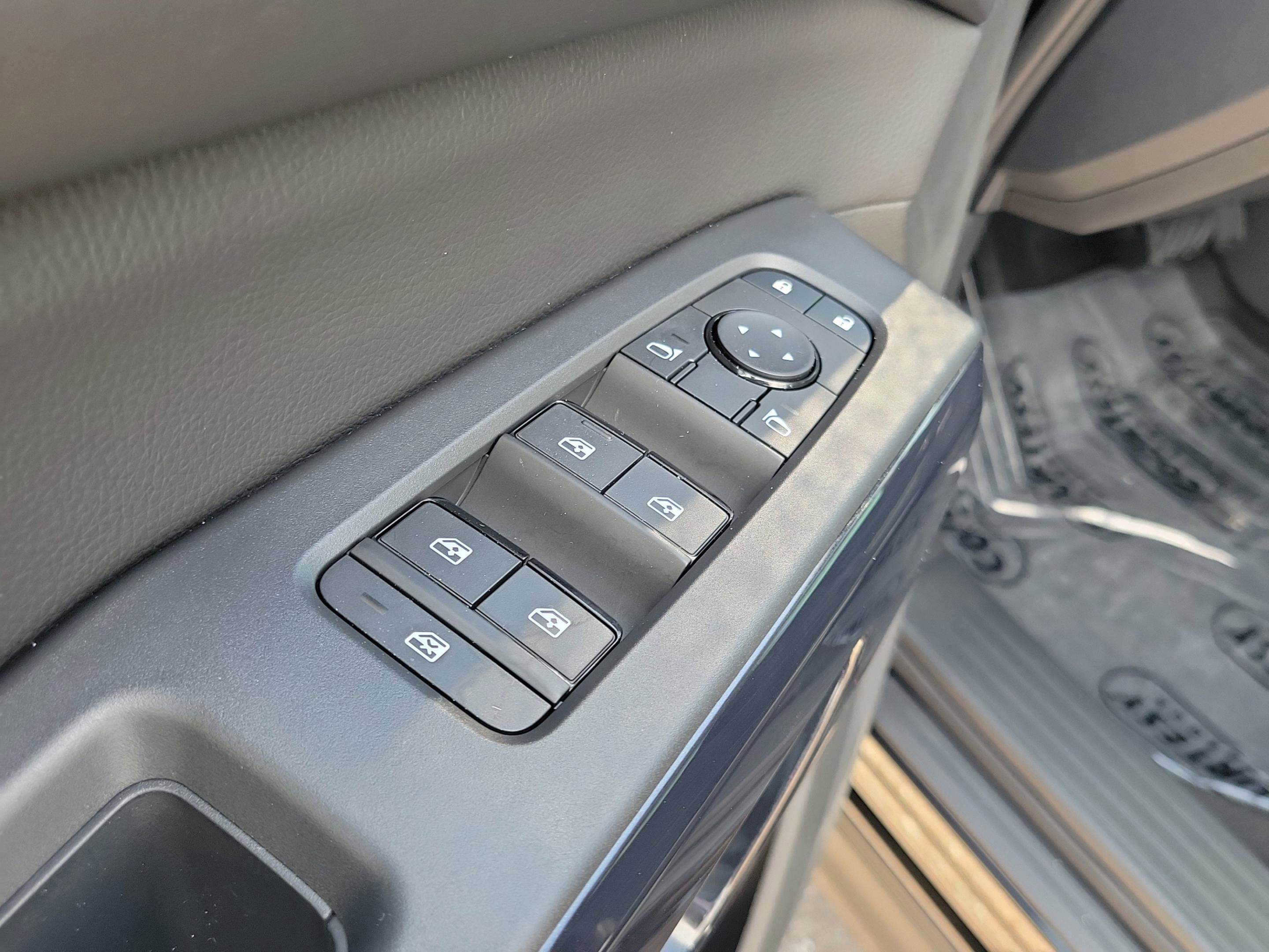 New 2026 Nissan Pathfinder SV image 19