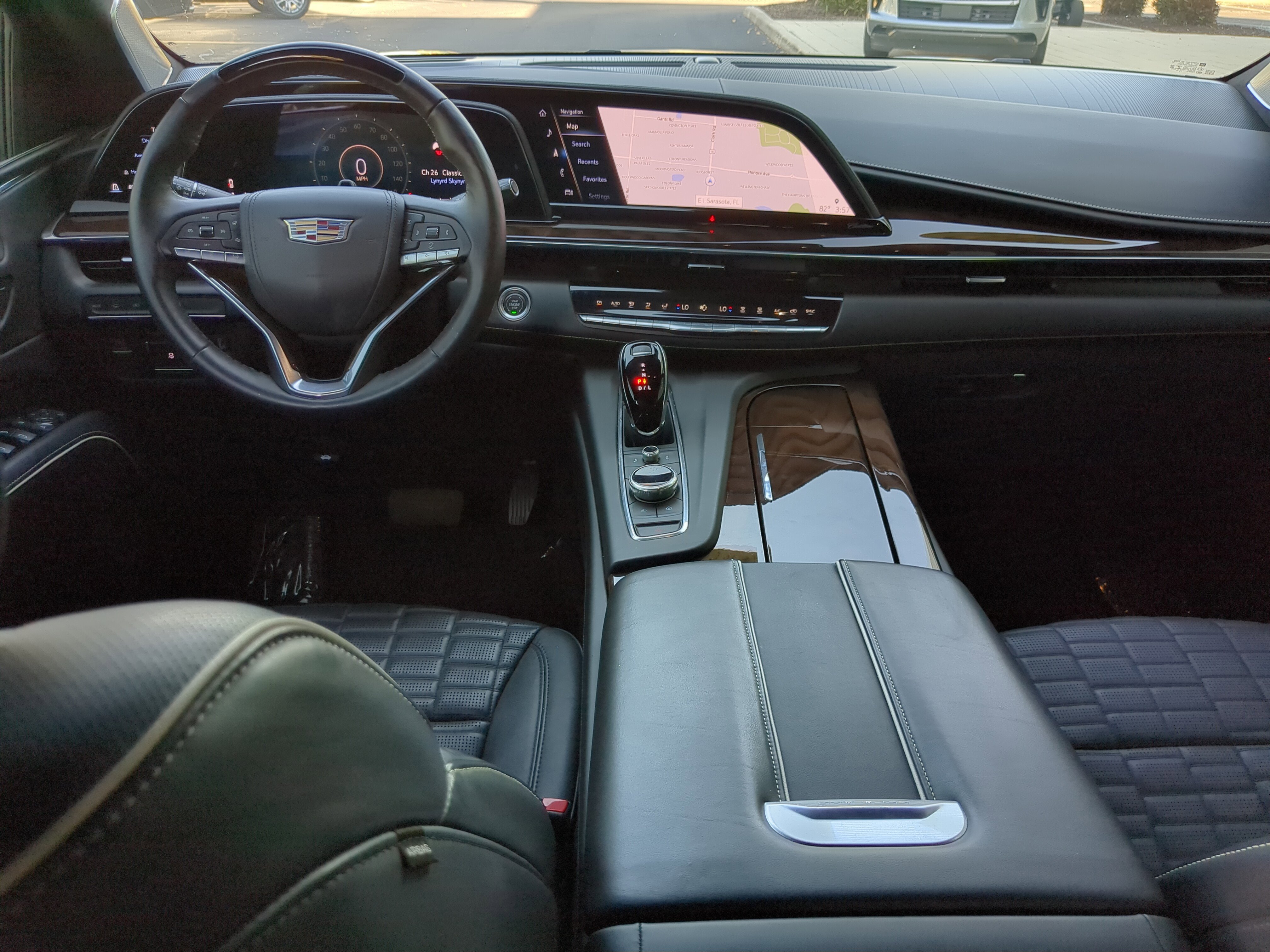 Used 2022 Cadillac Escalade Sport Platinum image 13