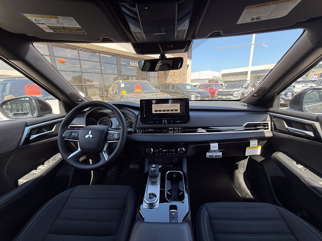 New 2026 Mitsubishi Outlander LE FWD image 19