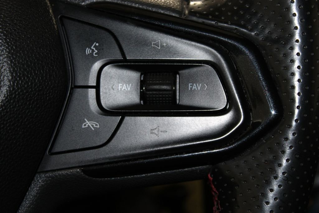 Used 2024 Chevrolet Trax RS w/ Driver Confidence Package image 35