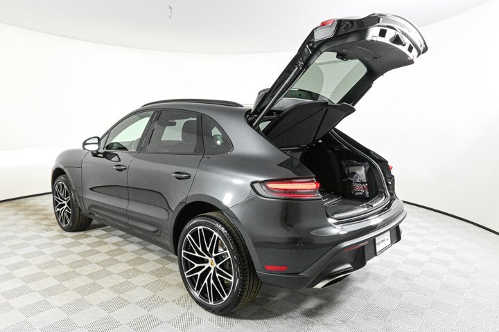 New 2025 Porsche Macan image 31