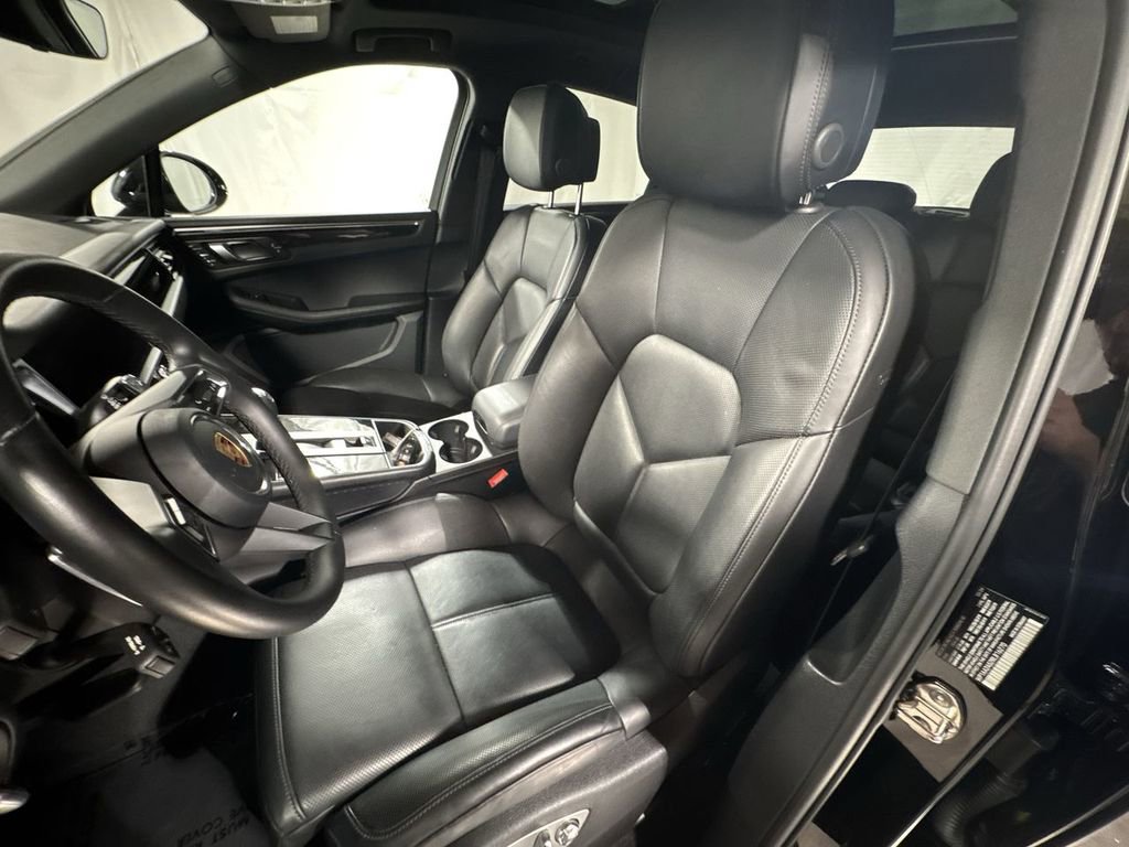 Used 2024 Porsche Macan image 16
