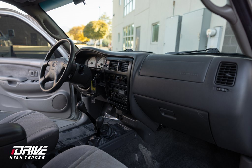 Used 2004 Toyota Tacoma 4x4 Xtracab V6 image 12