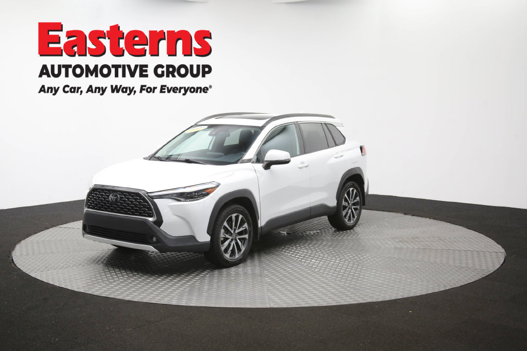 Used 2022 Toyota Corolla Cross XLE w/ Convenience Package AWD/4WD image 57