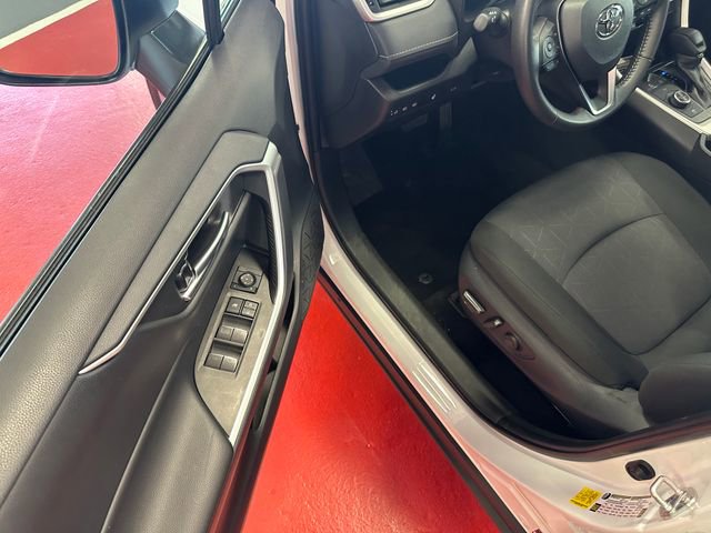 Certified 2025 Toyota RAV4 XLE w/ Convenience Package AWD/4WD image 9