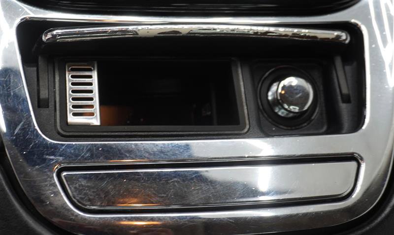 Used 2013 Jaguar XJ L Portfolio AWD/4WD image 21