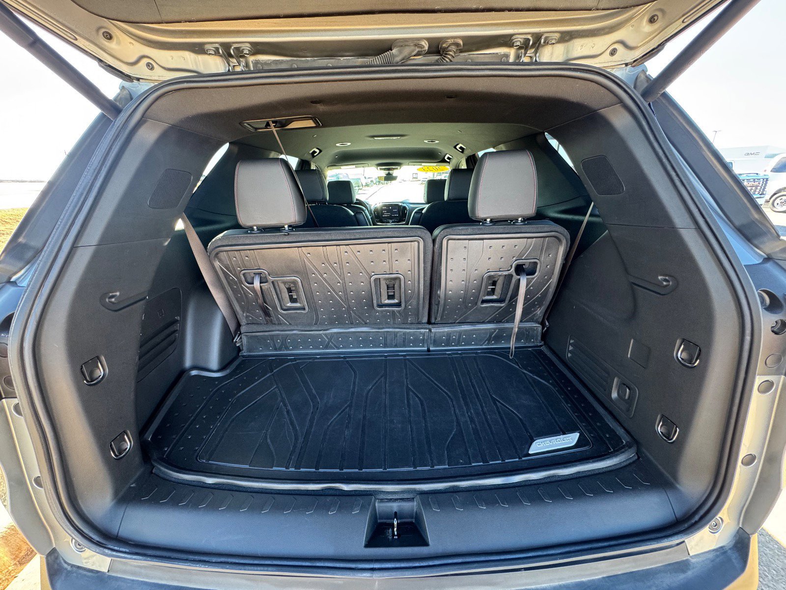 Used 2023 Chevrolet Traverse RS image 17