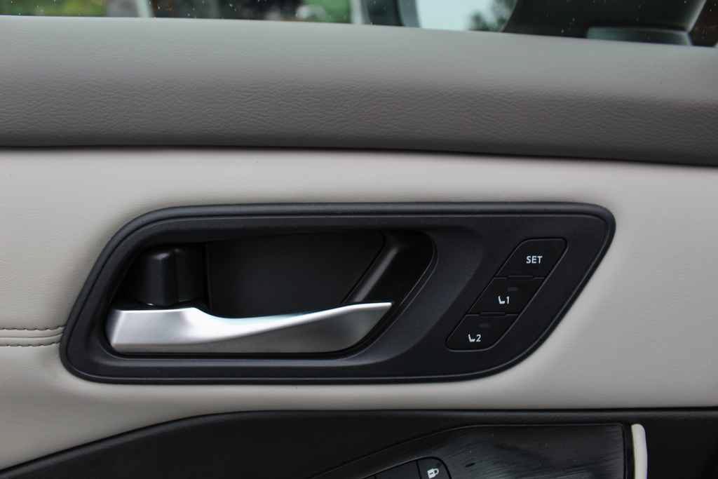 Used 2023 Nissan Rogue SL AWD/4WD image 12