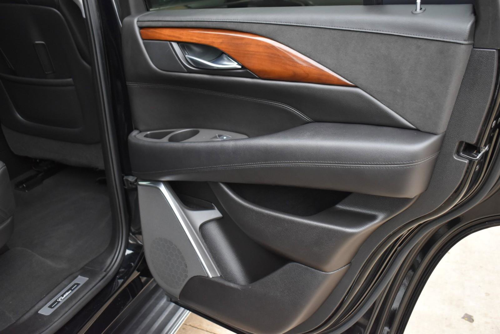 Used 2017 Cadillac Escalade Luxury image 44