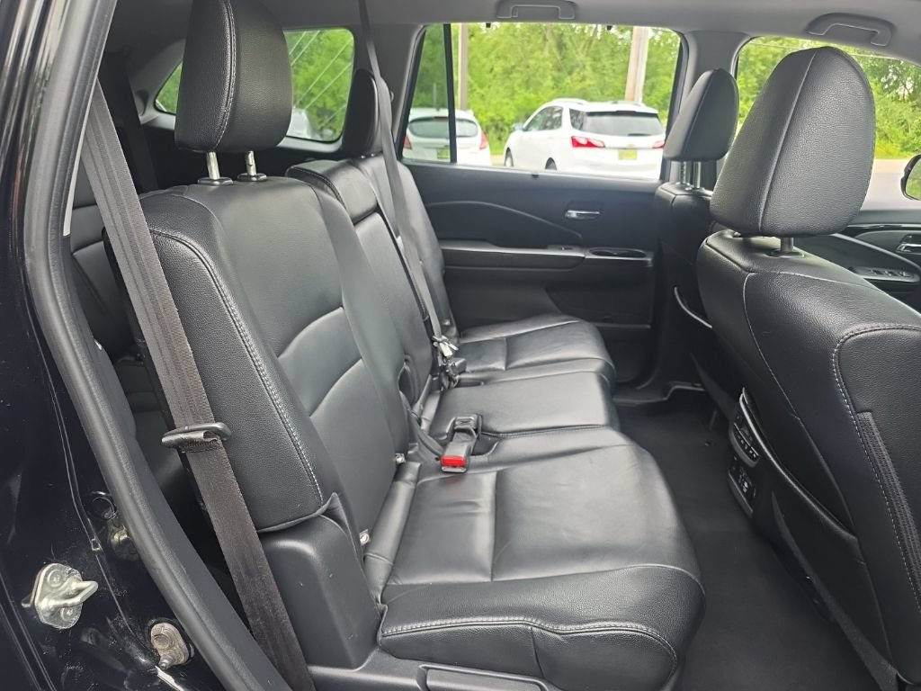 Used 2019 Honda Pilot Touring image 40