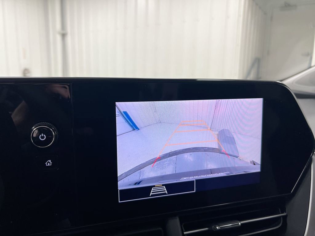 Used 2024 Chevrolet Trax LS w/ LS Convenience Package image 15