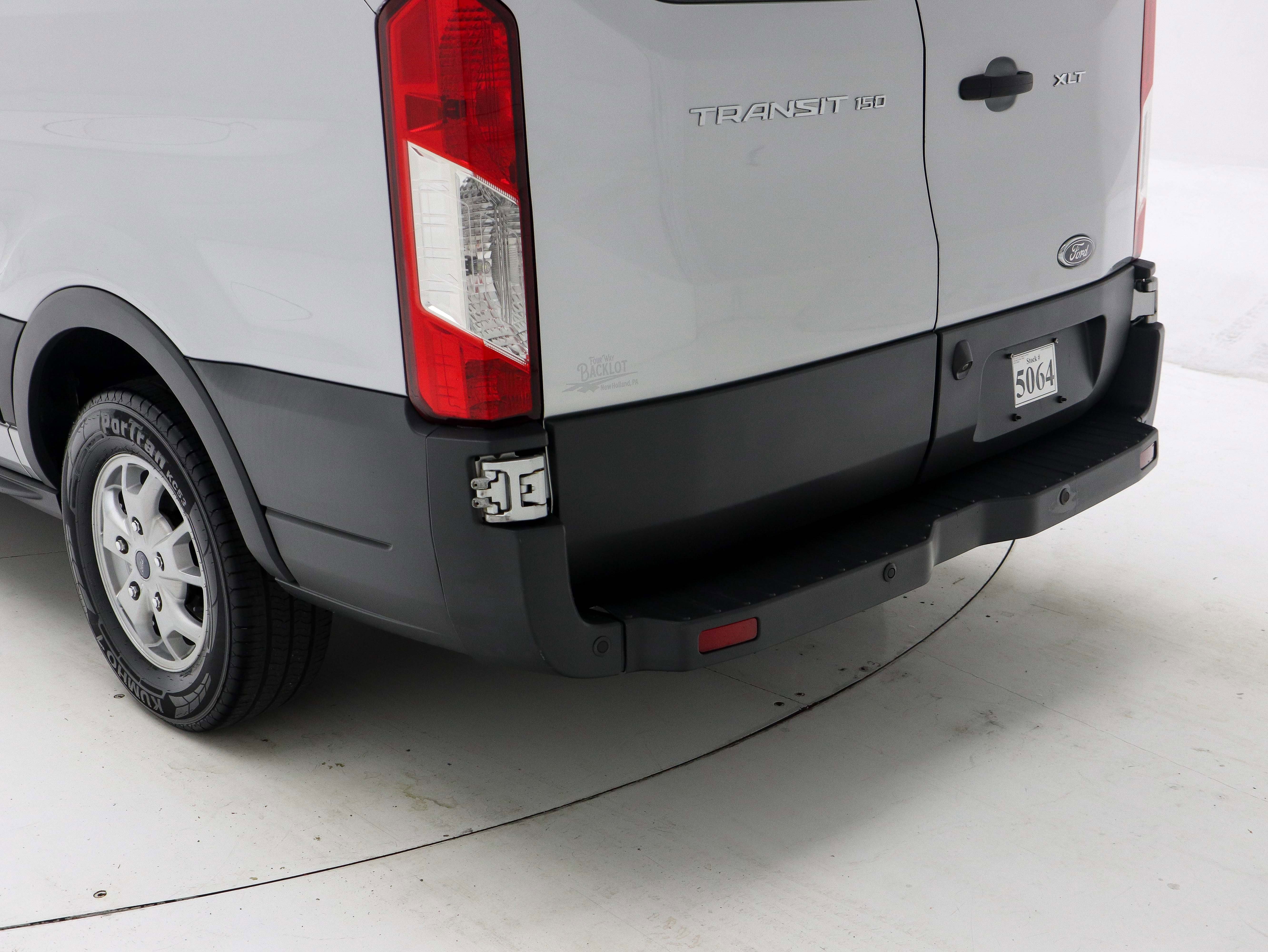 Used 2016 Ford Transit 150 XLT image 10