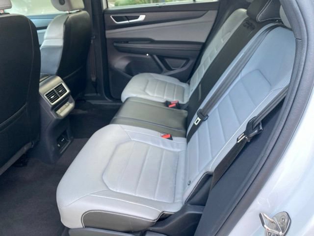 Used 2024 Volkswagen Atlas Cross Sport SEL R-Line AWD/4WD image 20