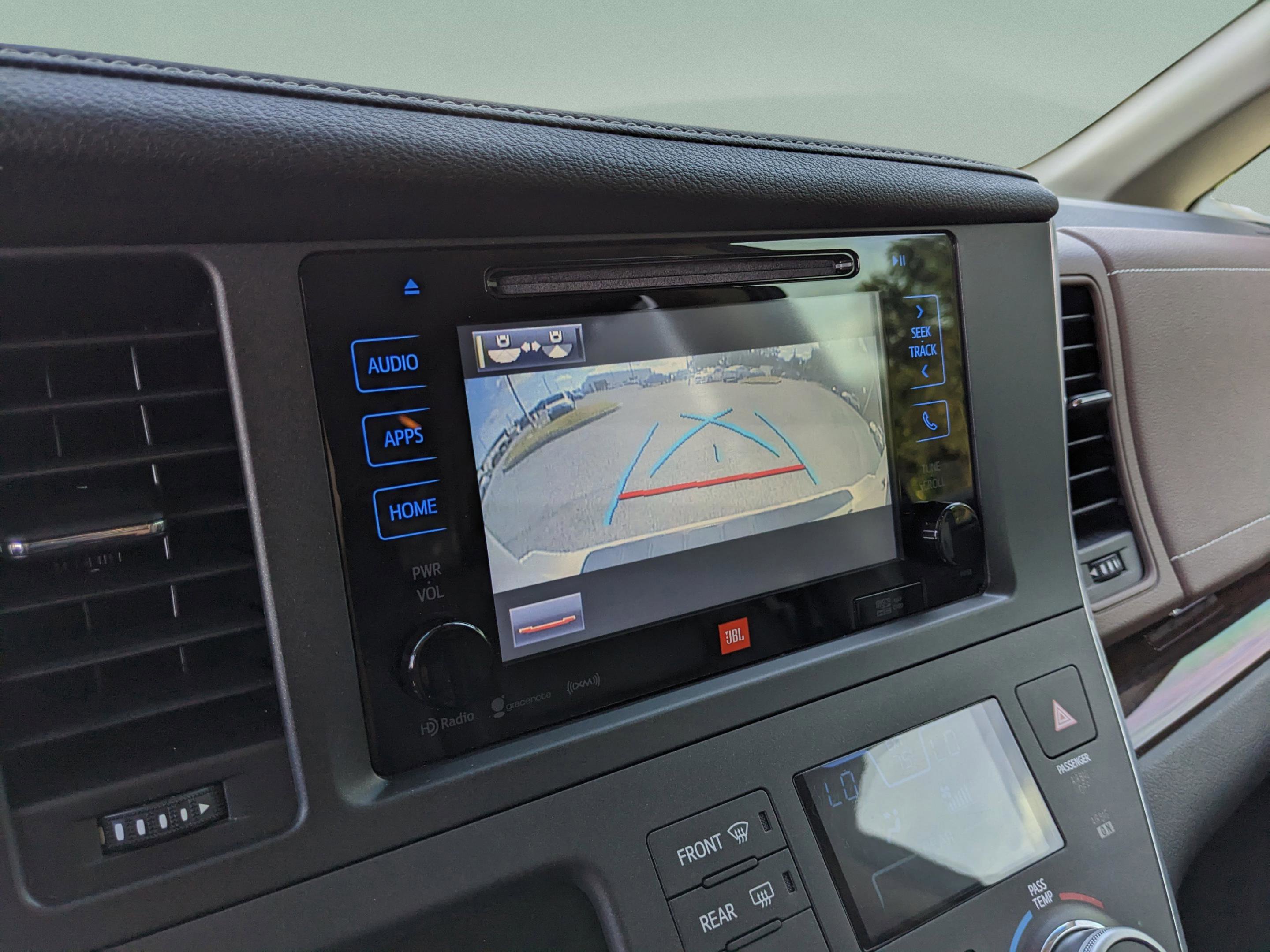 Used 2017 Toyota Sienna Limited image 32